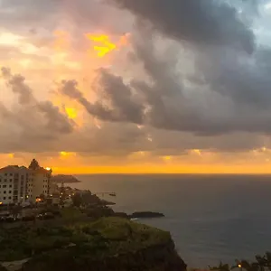 https://sol-mar-camara-de-lobos.madeira-islandshotels.com
