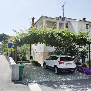 https://apartmani-nadija.in-istria.net